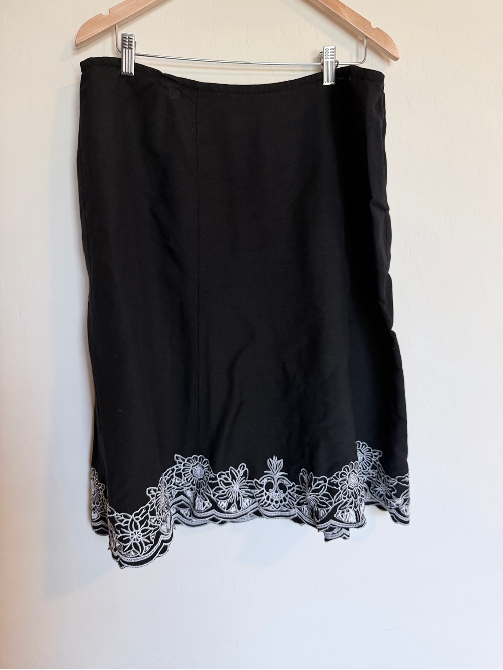 Lane Bryant Black linen A-line Flare Skirt with White Floral Lace Hem - Picture 3 of 12